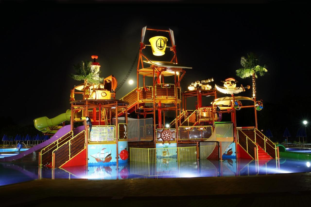 Duni Marina Beach Hotel ดูนี ภายนอก รูปภาพ