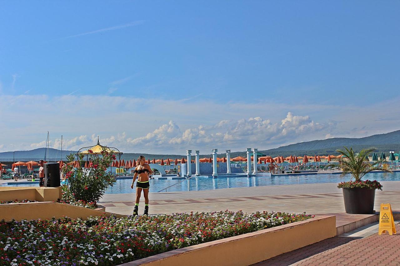 Duni Marina Beach Hotel ดูนี ภายนอก รูปภาพ